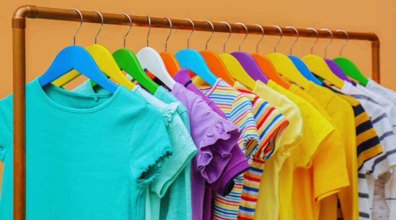 Encontrar fornecedores de roupa infantil: preço e qualidade